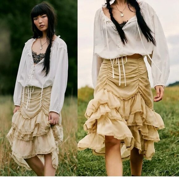 FREE PEOPLE Dresses & Skirts - Free People Cream Ruffled Tiered Mini Skirt